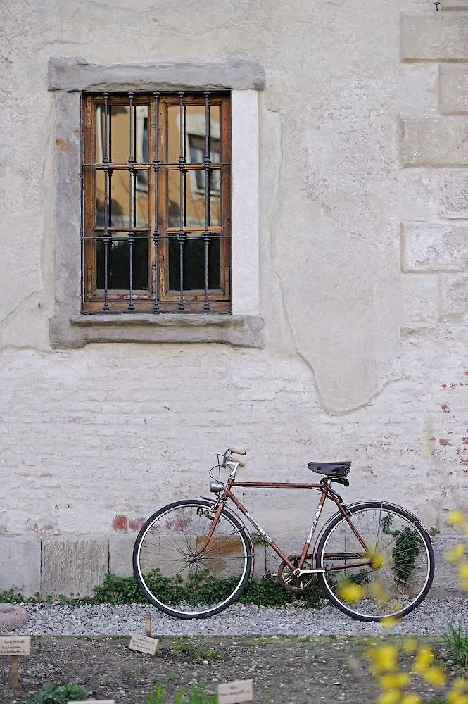 Un Posto A Milano - Guesthouse All'Interno Di Una Cascina Del 700 Italy