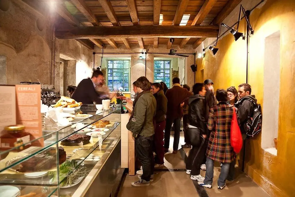 Un Posto A Milano - Guesthouse All'Interno Di Una Cascina Del 700 Hostel