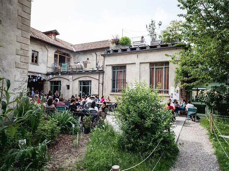 Hostel Un Posto A Milano - Guesthouse All'Interno Di Una Cascina Del 700